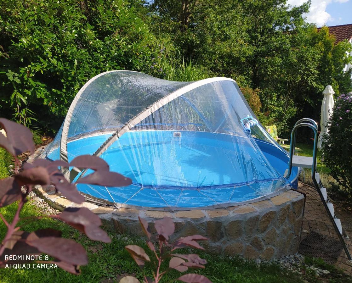 Mediterran-Skandinavisch - Outdoorwhirlpool ganzjährig Burgthann Exterior foto